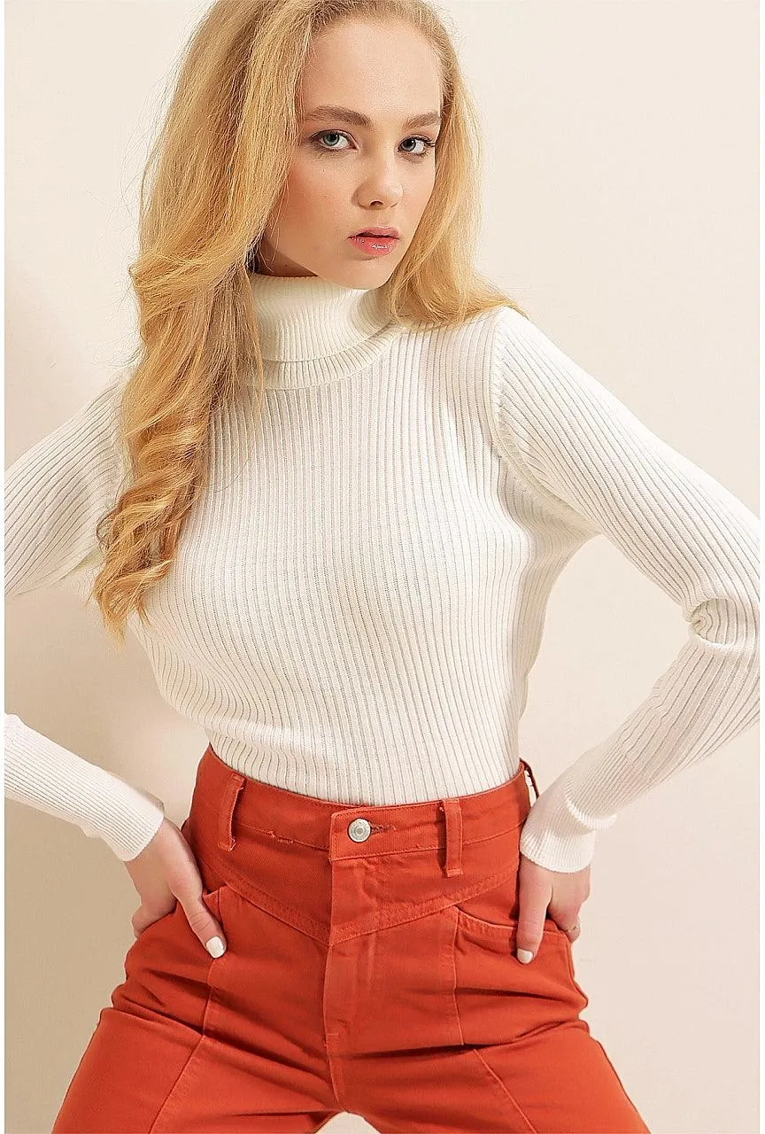 Women's White Turtleneck Knitted Sweater